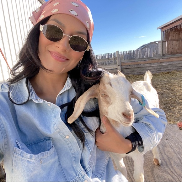 Meet your Posher, Mackenzie - Picture 1 of 1